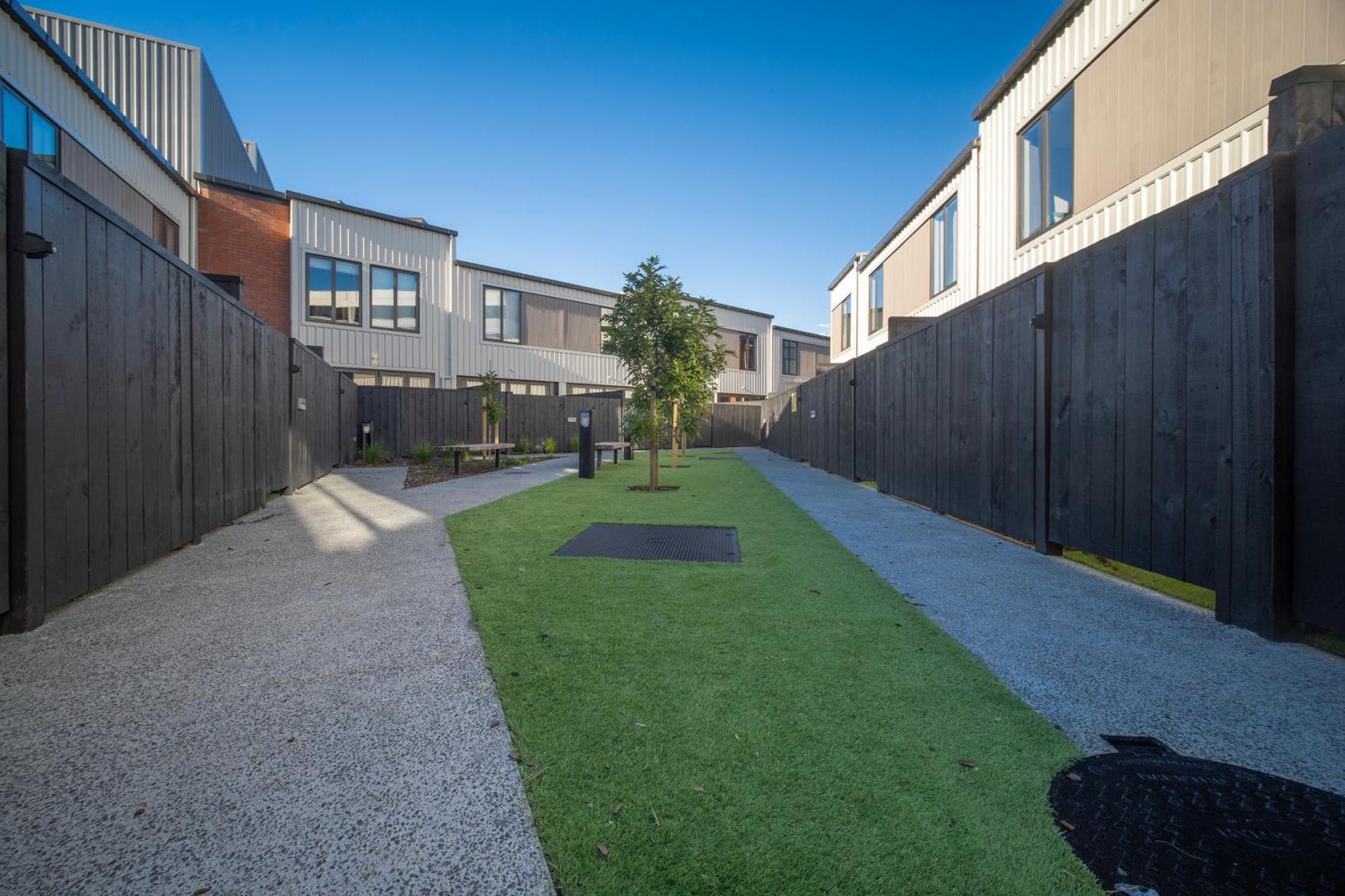 Modern Townhouse Close To City With Full Kitchen - Ellerslie Auckland Eksteriør billede